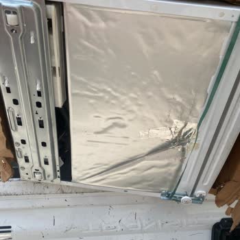 Buzdolabının Alt Köpüğü Teslimatta Parçalandı, Değişim Talep Ediyorum