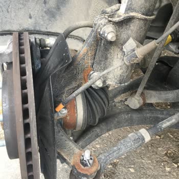 Sıfır Araçta 2400 Km'de Alt Takımda Korozyon Şoku