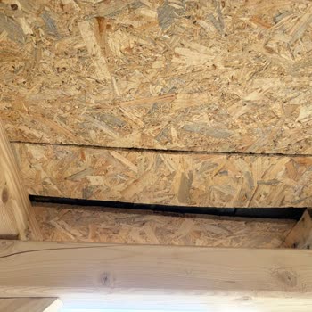 Çatı Ustası İşini Yarım Bıraktı, Paramı Aldı