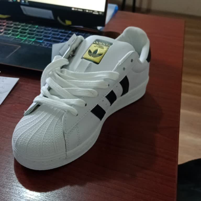 Orijinal Diye Alınan Adidas Ayakkabı İmitasyon Çıktı, Satıcıya Ve Trendyol'a Ulaşılamıyor