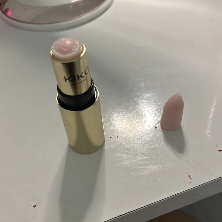 Kırık Ruj Ve Cevapsız İade Talebi Hayal Kırıklığı Yarattı