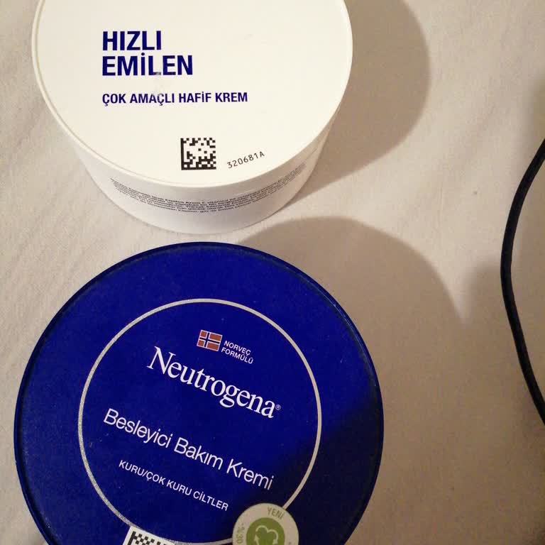 Neutrogena Besleyici Krem Ciltte Dökülme Ve Kuruluk Sorunu Yaşatıyor