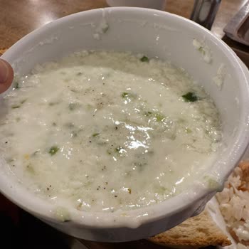 Bayat Yemek Ve Kötü Hizmetle Karşılaştık