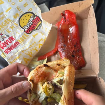 Maxi Burger Menüde Beklenmedik Biber Sürprizi