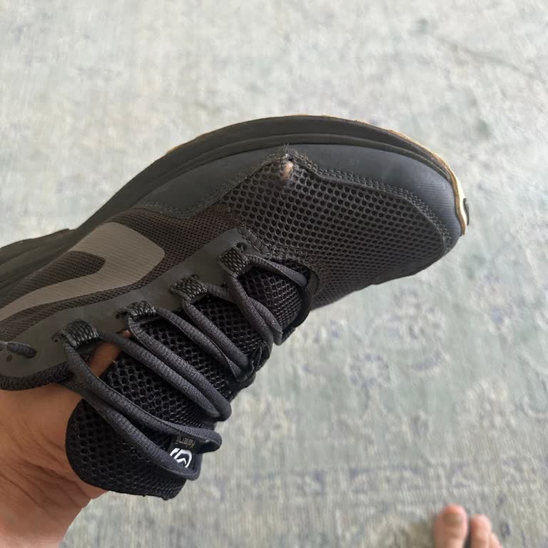 Garanti Verilen Ayakkabı Kısa Sürede Delindi Mağaza Sorumluluk Almadı