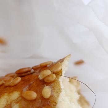 Helimağa Pastanesi Simitten Kıl Çıktı