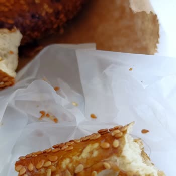 Helimağa Pastanesi Simitten Kıl Çıktı