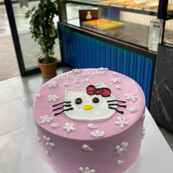 Doğum Günü Pastası Hayal Kırıklığına Uğrattı