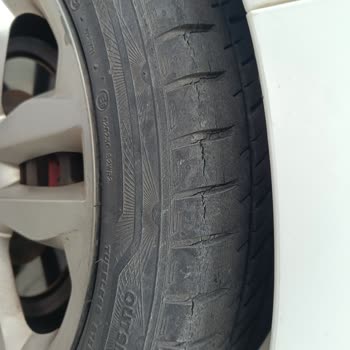 Milestone Lastiklerin Çabuk Çatlaması Ve Güvenlik Endişesi