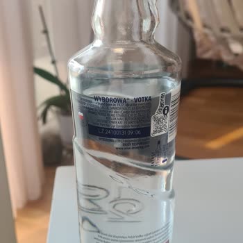 Carrefour'dan Satın Alınan Wyborowa Votkada Şüpheli Koku Ve Tat, Müşteri Hizmetlerine Ulaşılamıyor