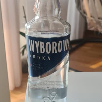 Carrefour'dan Satın Alınan Wyborowa Votkada Şüpheli Koku Ve Tat, Müşteri Hizmetlerine Ulaşılamıyor