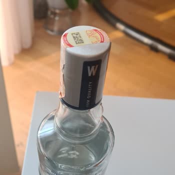 Carrefour'dan Satın Alınan Wyborowa Votkada Şüpheli Koku Ve Tat, Müşteri Hizmetlerine Ulaşılamıyor