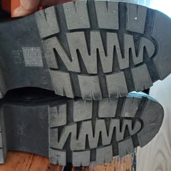 Az Kullanılmış Ayakkabının Üstten Yırtılması Mağduriyet Yarattı