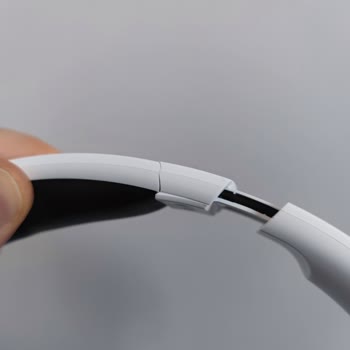 Kısa Sürede Çatlayan Kulaklık Ve Yetersiz Teknik Servis