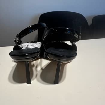 Derimod Yeni Alınan Ayakkabıda Topuk Sorunu Ve Mağaza Hatayı Kabul Etmiyor