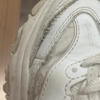 Skechers Ayakkabılarım Kısa Sürede Açıldı Firma Sorumluluk Almıyor