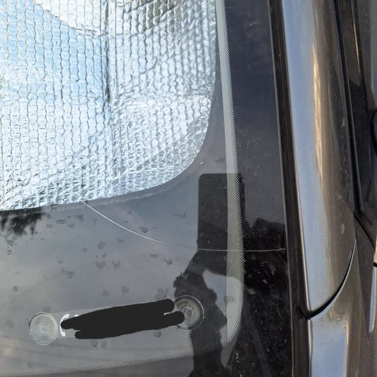 Sıfır Kilometre Kia Stonic'te Cam Çatlağı Ve Direksiyon Sesi Sorunu