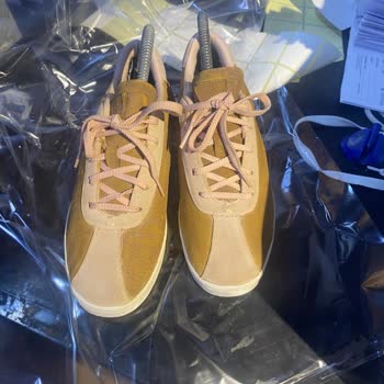 By41lostra Pembe Ayakkabım Kahverengiye Boyandı!