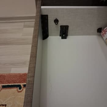 Teslim Edilen Kanepe Kırık Çıktı, Servis Ve Çözüm Sunulmuyor