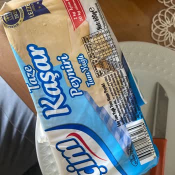 Yeni Aldığım Kaşar Peynirinde Şüpheli Maddeyle Karşılaştım