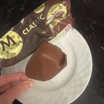 Aldığım Magnum Dondurma Yarım Çıktı, Çözüm Bekliyorum