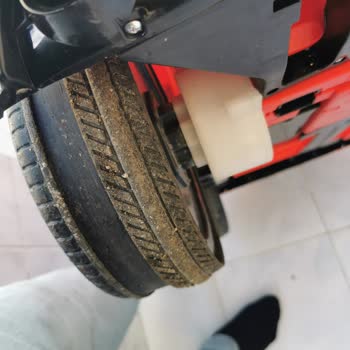 Kısa Sürede Deforme Olan Akülü Araba Lastiği ve Garanti Kapsamı Sorunu