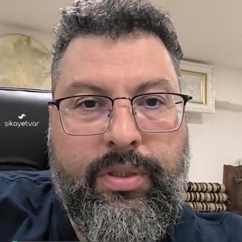 Vodafone Değişirsin Sanmıştım Hâlâ Aynısın!