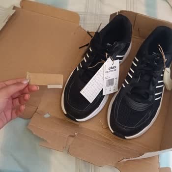 Hepsiburada Yanlış Numara Ayakkabı, Sorunsuz Değişim Talebine Ret Ve Hasarlı Kutu!