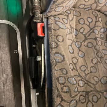 Otobüs Koltuğundaki Eksik Parça Nedeniyle Pantolonum Zarar Gördü