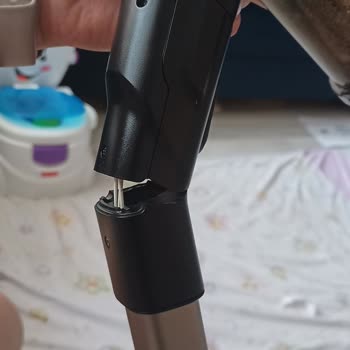 Philips Dikey Şarjlı Süpürge Kısa Sürede Sap Kısmından Kırıldı