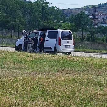 Büfe Çalışanının İşini Bırakıp Kendi Aracını Temizlemesi Nedeniyle Su Alamama Sorunu