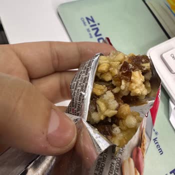 Tadım Gıda Satın Aldığım Tadım Barın İçinden Kıl Çıkması ve Mağduriyetim