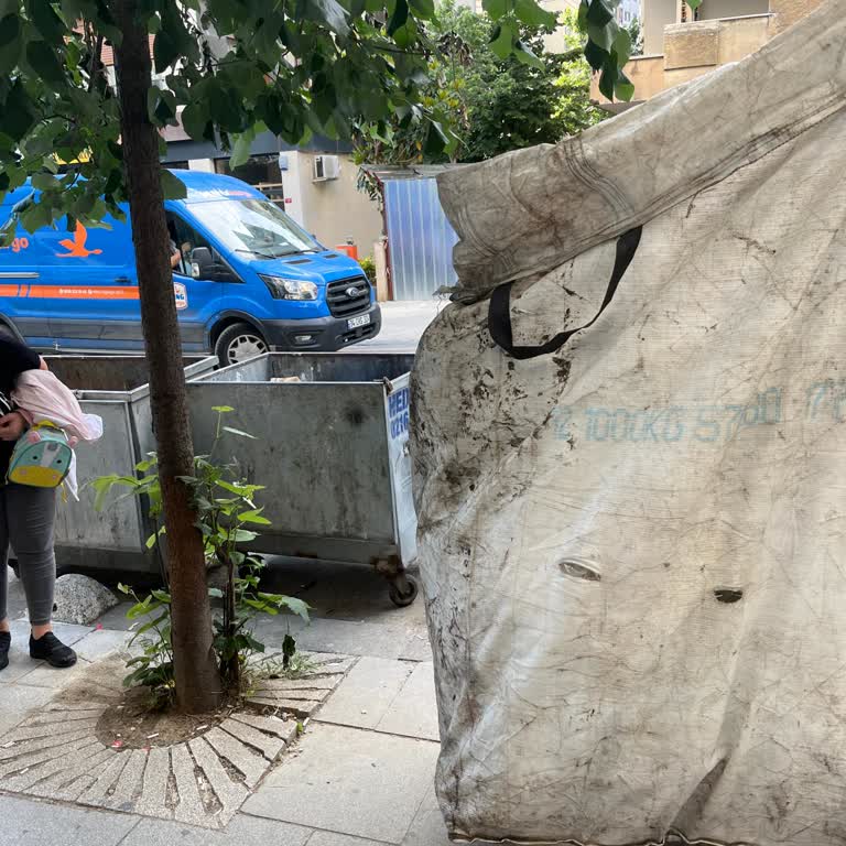 MNG Kargo Aracının Yol Kapaması Ve Personel Davranışı