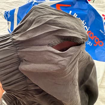 Ferdanur Başaran Butik Aldığım Kıyafet Hem Kusurlu Hem De Satıcı İlgisiz!