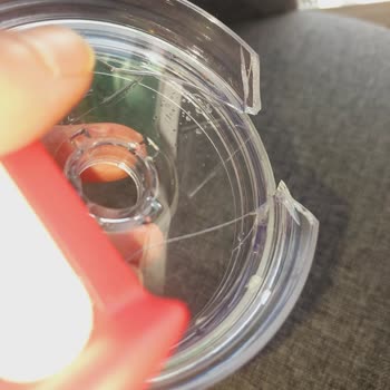 Anneler Günü Hediyesi Termosun Kapağı Kolayca Kırıldı, Çözüm Bekliyorum