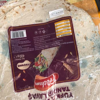 BİM Küflü Ekmek Ve Mağazada Kaba Davranışla Karşılaşmam