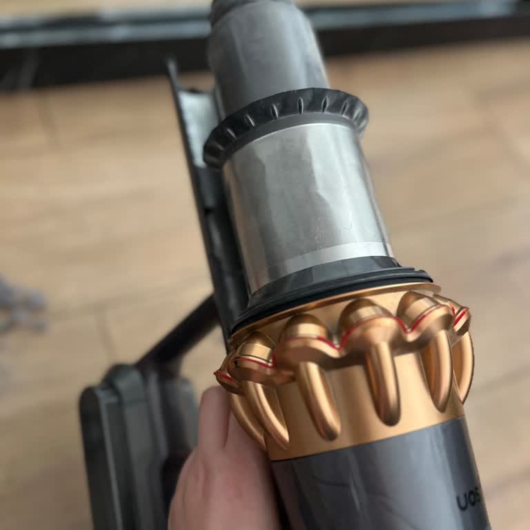 Dyson V15 Süpürgemdeki Toz Haznesi Sorunu Ve Yetersiz Müşteri Hizmeti