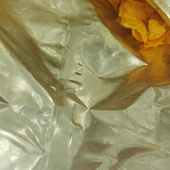 Cips Paketinden Çıkan Saç Teliyle Büyük Hayal Kırıklığı