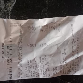 Aldığım Ekmeğin İçinden Kalın Beyaz İp Çıktı!