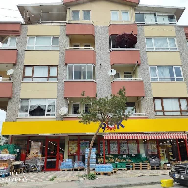 Market Çalışanlarının Davranışları Mahalleliyi Rahatsız Ediyor