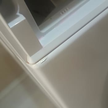 Bosch Çamaşır Makinesinde Deterjan Bölümü Ve Yan Kısımda Çürüme Sorunu