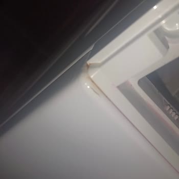 Bosch Çamaşır Makinesinde Deterjan Bölümü Ve Yan Kısımda Çürüme Sorunu