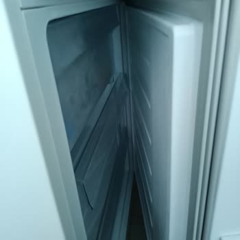 Altus Buzdolabı Buzluk Kapağı Üretim Hatası Nedeniyle Kapanmıyor