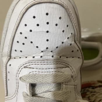 FLO Ayakkabı Garanti Süresi İçinde Açılan Nike Ayakkabımın İadesi Reddedildi