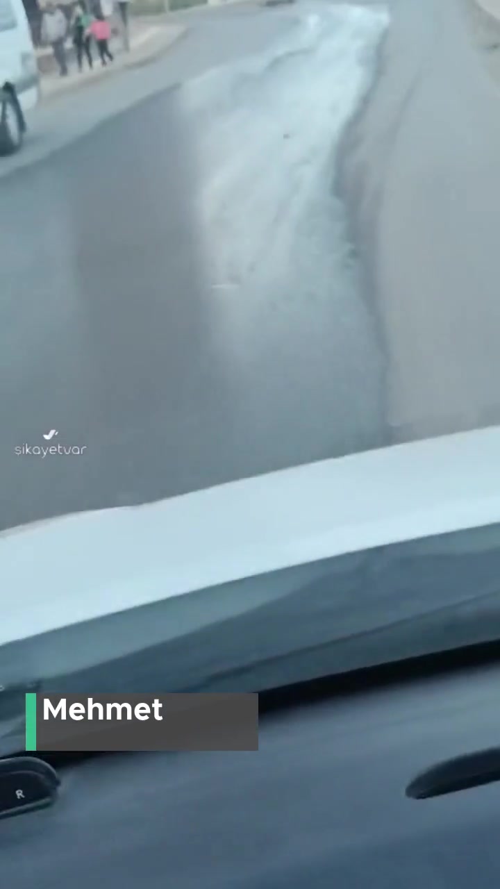 Kahramanmaraş Büyükşehir Belediyesi Rögar Kapağından Pis Su Akıyor! videonun kapak resmi