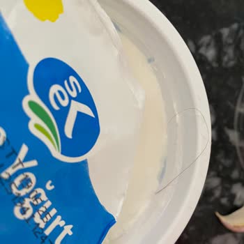 Sek Süzme Yoğurttan Çıkan Kıl Hijyen Endişesi Yarattı