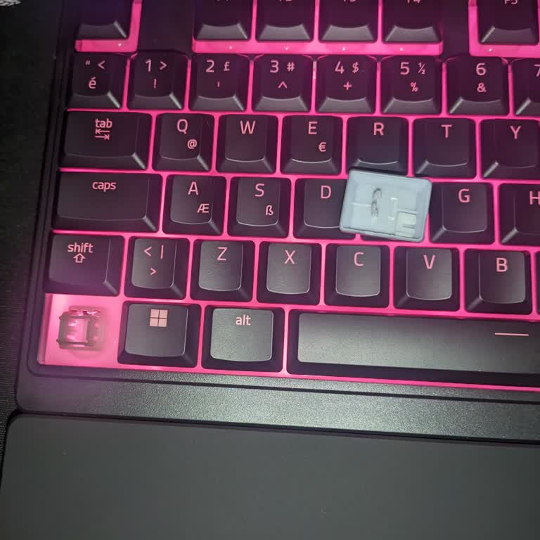 Kırık Klavye Teslimatı Akademik Çalışmalarımı Aksattı