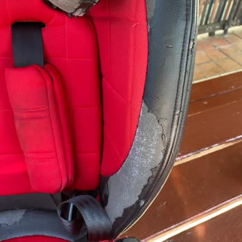 Kraft Çocuk Oto Koltuğunda Suni Deri Dökülmesi Ve Kalite Sorunu