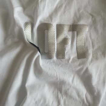 Loft Tişörtün Yazısı İlk Yıkamada Soyuldu, Müşteri Mağdur Edildi