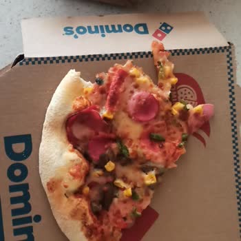 Çiğ Gelen Pizzalar Ve Yetersiz Geri Dönüş